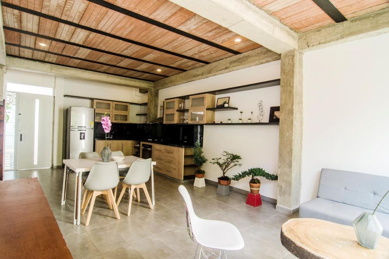 Moonshine Boutique Hostal กาลี ภายนอก รูปภาพ