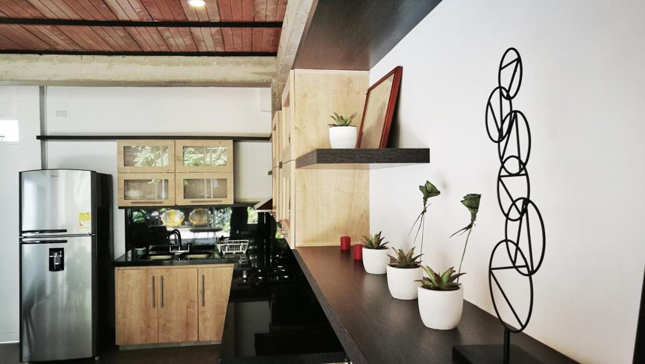 Moonshine Boutique Hostal กาลี ภายนอก รูปภาพ